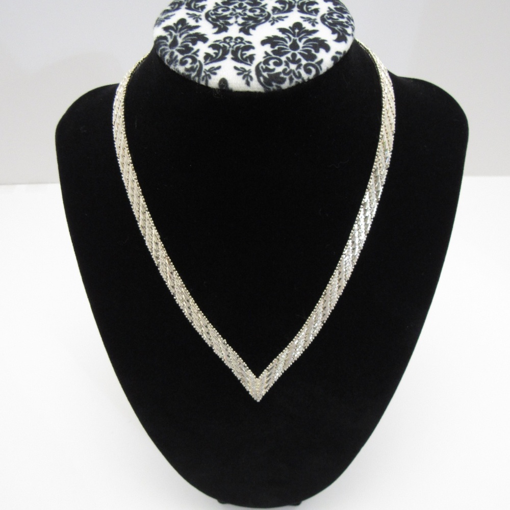 Stunning Vintage 925 Sterling Silver "V" Necklace